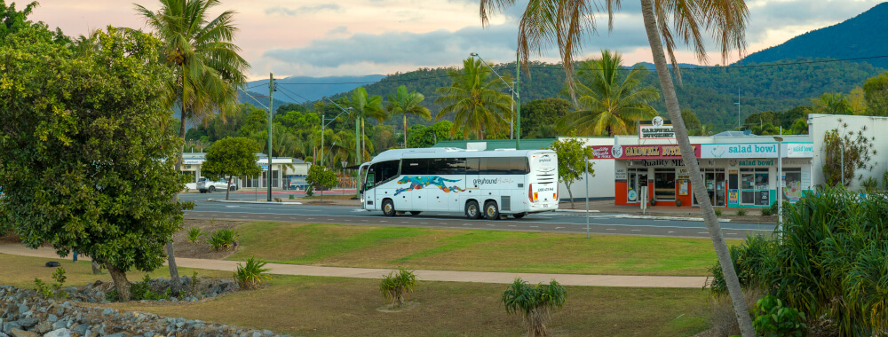 Travelling Australia – Campervans vs Greyhound Buses
